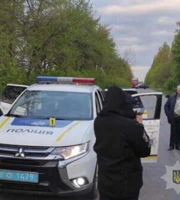 Вбивство поліцейського на Вінниччині: Знайдено автівку, в якій були нападники. Також виявлено боєприпаси