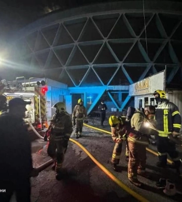 У Рівному з пожежі на  ринку винесли 19 кліток з тваринами