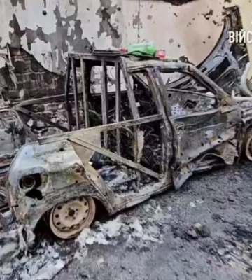 Внаслідок обстрілів Дніпровського району Херсона постраждала літня жінка