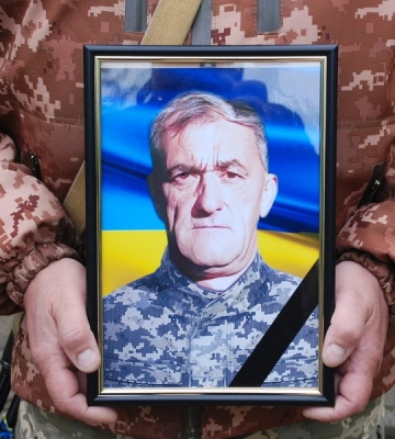 У Шостці проводжали в останню путь земляка-захисника України Юрія Артеменка