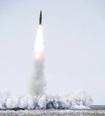 Росія атакувала Одеську область балістичною ракетою: є влучання та постраждала