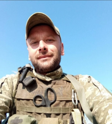 Жителі Звенигородки вшанують стрільця живим коридором
