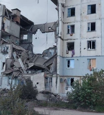 В администрации показали последствия российского авиаудара по селу Казацкое на Херсонщине