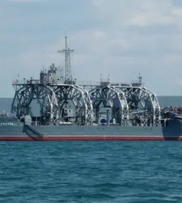У ВМС підтвердили ураження російського корабля &quot;коммуна&quot;