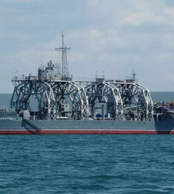 ВМС підтвердили удар по російському судну в окупованому Криму