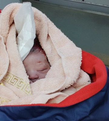 Сьогодні надранок бригади закарпатської «екстренки» допомогли народитися одразу трьом немовлятам