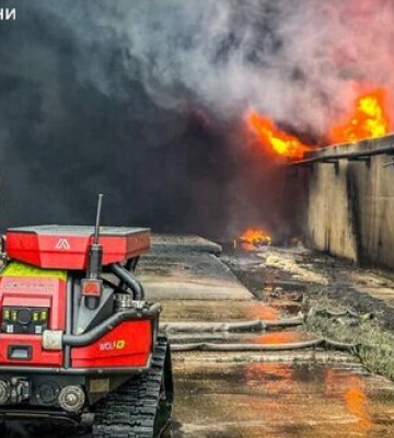 До ліквідації наслідків ударів РФ на Одещині залучається тактичний пожежний робот Magirus Wolf R1, - ДСНС. ФОТОрепортаж