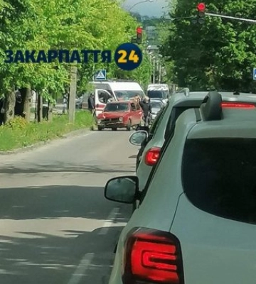 В Ужгороді сталася ДТП за участі швидкої