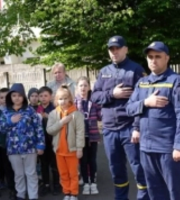 У Мукачеві провели змагання юних рятувальників-пожежників серед школярів