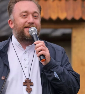 Свята кринжа: як отець Юстин Бойко в мережі обговорює богопротивні теми