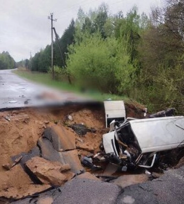 Мікроавтобус злетів у провалля на Київщині: 2 особи загинули, 7 дістали травми. ФОТОрепортаж