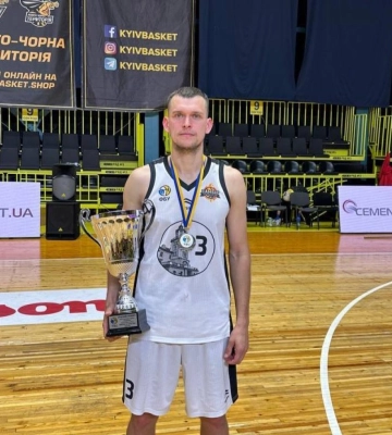 Спортсмен з Рівненщини отримав срібну нагороду Вищої Ліги України з баскетболу