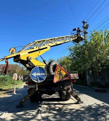 У Дніпрі модернізують зовнішнє освітлення на вул. Червона Калина