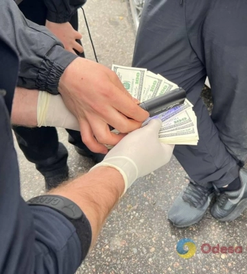 В Одесі затримали інспектора патрульної поліції: його підозрюють в хабарництві