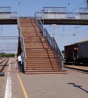 Пешеходный железнодорожный мост в оккупированном Мелитополе закроют для прохода 