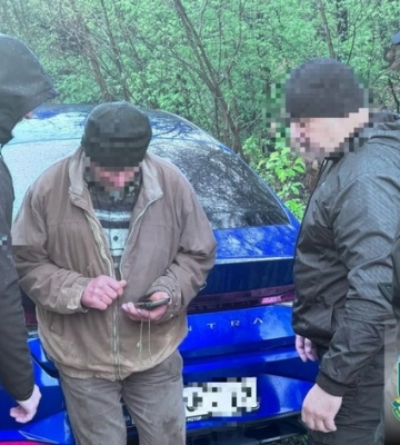 За хабарі посадовець лісництва на Київщині продавав високоякісну деревину за заниженими цінами