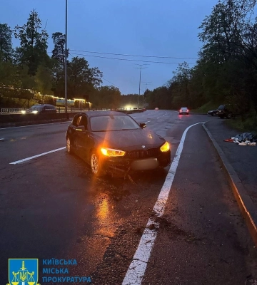 У Києві на залізничних коліях загинула жінка