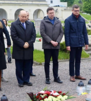 На Личакові вшанували пам’ять полеглих українських та польських воїнів (ФОТО) На Личакові вшанували пам’ять полеглих українських та польських воїнів (ФОТО)