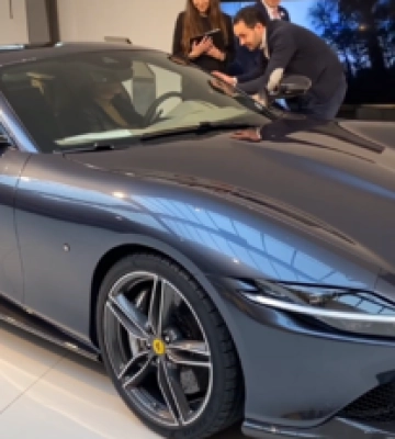 &quot;Бог мене благословив новою Ferrari&quot;: одіозний Мунтян похвалився подарунком від вірян