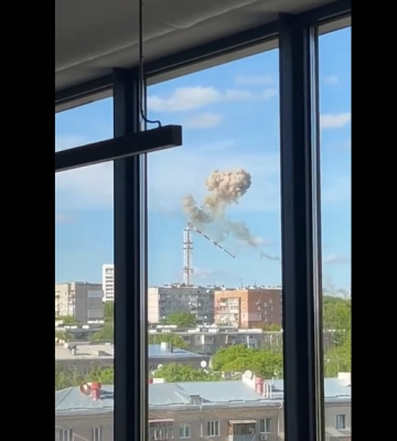 Последствия авиаудара РФ по телевышке в Харькове (фото, видео)