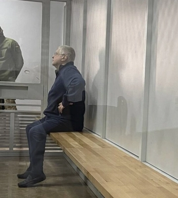Суд продлил Коломойскому содержание под стражей до 2 июня, снова уменьшив размер залога