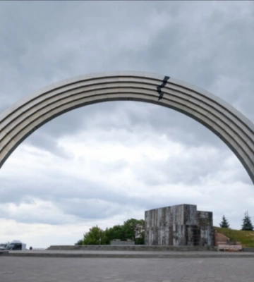 Столична влада відмовляється демонтувати Арку дружби народів: яка причина