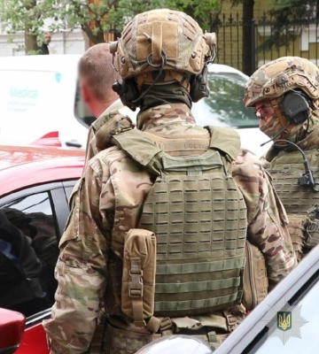 16 тис. доларів – за незаконний перетин кордону: на Дніпропетровщині оперативники кримінальної поліції ліквідували злочинну&amp;hellip;