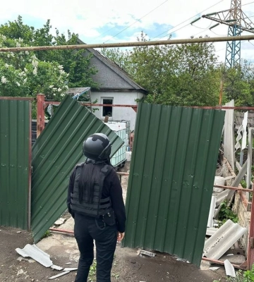 росіяни вдарили керованою авіабомбу по Костянтинівці на Донеччині: 5 людей поранено