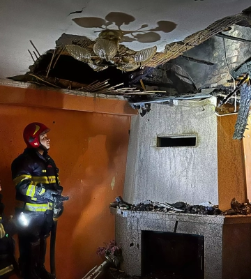 В Ужгороді пожежні врятували від вогню будинок (ФОТО)