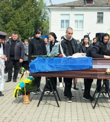 Тепер він воїн Небесного Легіону: в Рожищі попрощалися з Героєм Андрієм Грицаєм