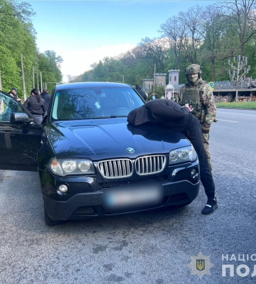 Черкащанин допомагав чоловікам виїжджати до Словаччини (ФОТО, ВІДЕО)