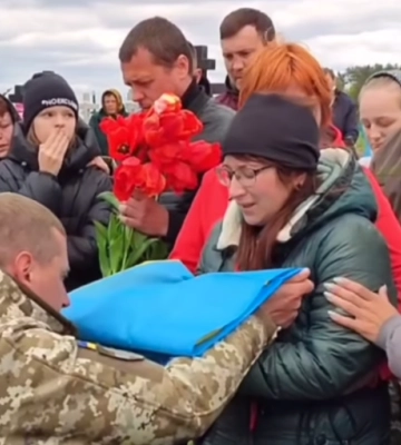 Із прапорами й квітами: на Ковельщині провели в останній земний шлях Героя Володимира Грищука