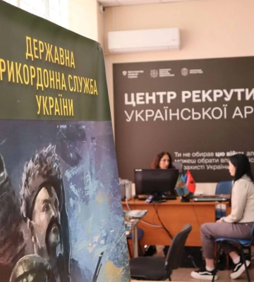 Звернулось понад 730 людей за місяць: як працює Запорізький центр рекрутингу, — ФОТО