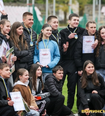 У Луцьку на легкоатлетичному чемпіонаті змагалися 230 спортсменів з чотирьох областей. Фото
