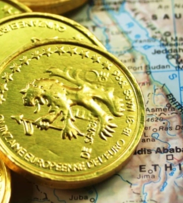 У банках від чаю та цукерок: на Одеській митниці виявили колекцію монет з 85 країн світу
