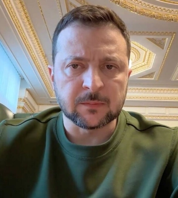 Зеленский: Украина выдерживает удары террористов, потому что всегда есть кому стать опорой для жизни