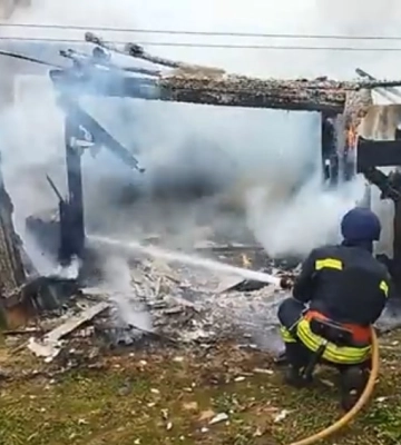 У Сумах гасили пожежу в житловому секторі
