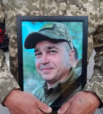 У Сумах поховали захисника Євгена Суярова