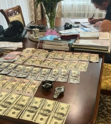 Вимагав 200 тисяч доларів: правоохоронцю повідомили про підозру у незаконному збагачені
