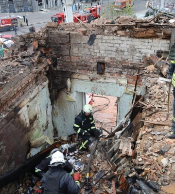 Унаслідок нічного удару по Харкову поранено двох людей, окупанти завдали ударів і по центру Золочева