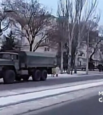 Армия РФ перебрасывает военную технику через оккупированный Мариуполь на север Донетчины, - Андрющенко