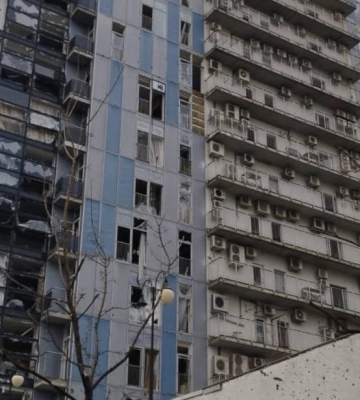 Ночью Россия ударила по жилому комплексу в Харькове, с утра раздаются взрывы в Одессе