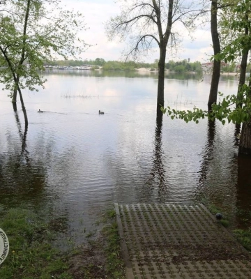 За добу рівень води в Дніпрі піднявся ще на 8 см, аварійних підтоплень по Києву не зафіксовано, - КМВА. ФОТО