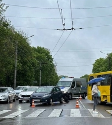У Луцьку аварія на перетині вулиць: на місці ускладнений рух (ФОТО)
