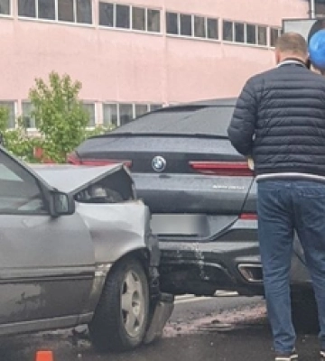 У Луцьку на мосту Opel «наздогнав» BMW 