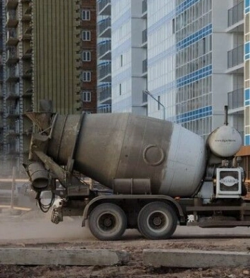 Впав у бетонозмішувач: на будівництві біля Рівного загинув чоловік