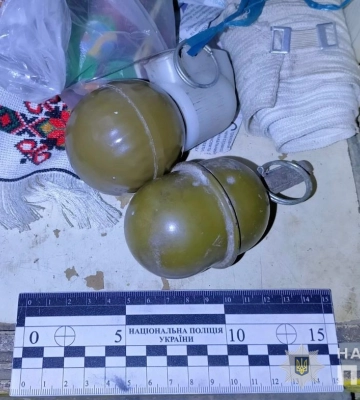 У Закарпатті затримали чоловіка, який погрожував свої дружині гранатою