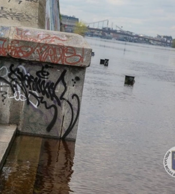 В Киеве продолжает повышаться уровень воды в Днепре