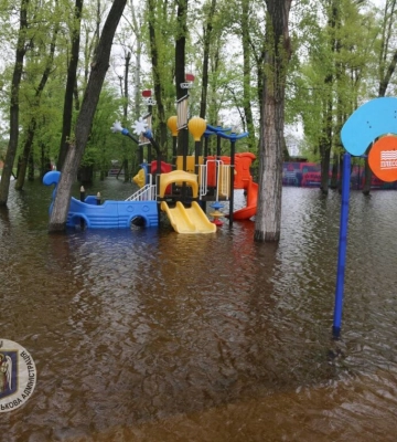 Рівень води у Дніпрі продовжує підніматись в межах Києва