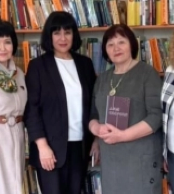 У Луцьку письменниця Ніна Горик презентувала збірку поезій «Лінії оборони»